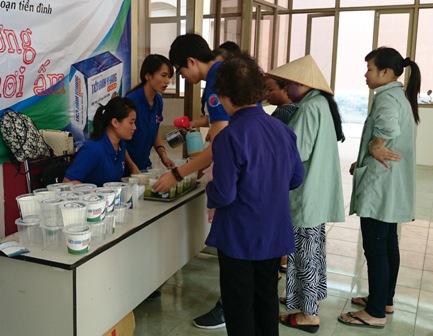 Cháo ấm tình thương ảnh 1